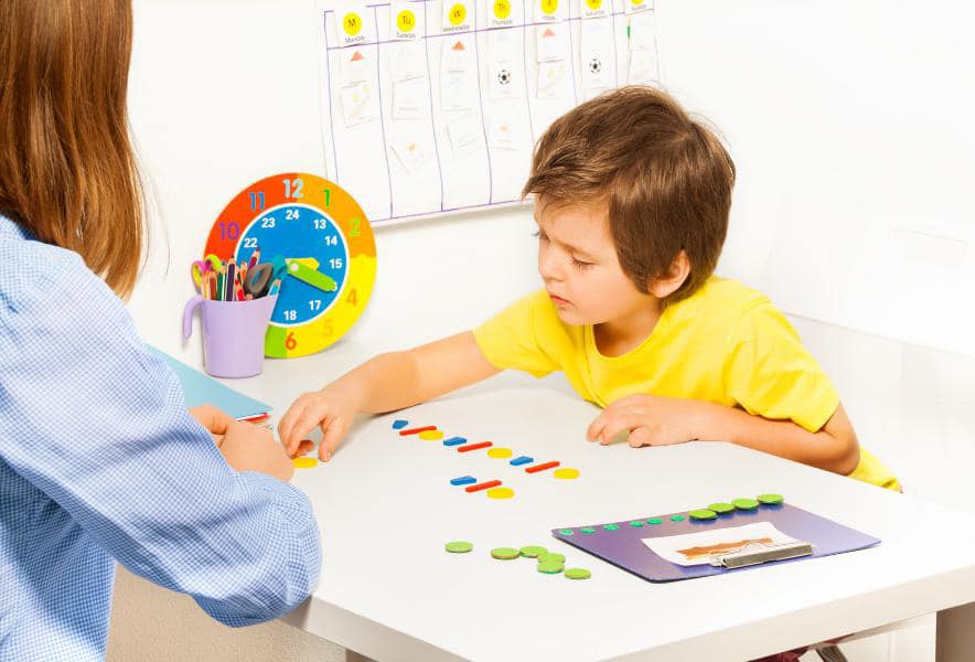 Importanta jocurilor pentru copiii cu autism – Adapting to others